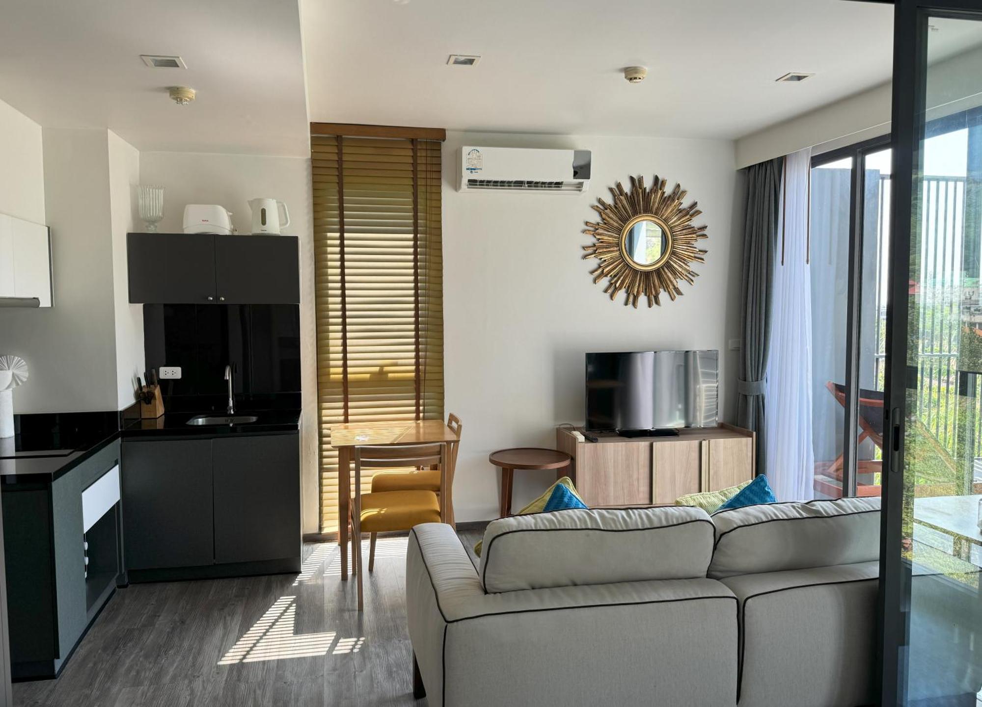 The Deck Condominium By Lofty Patong Экстерьер фото