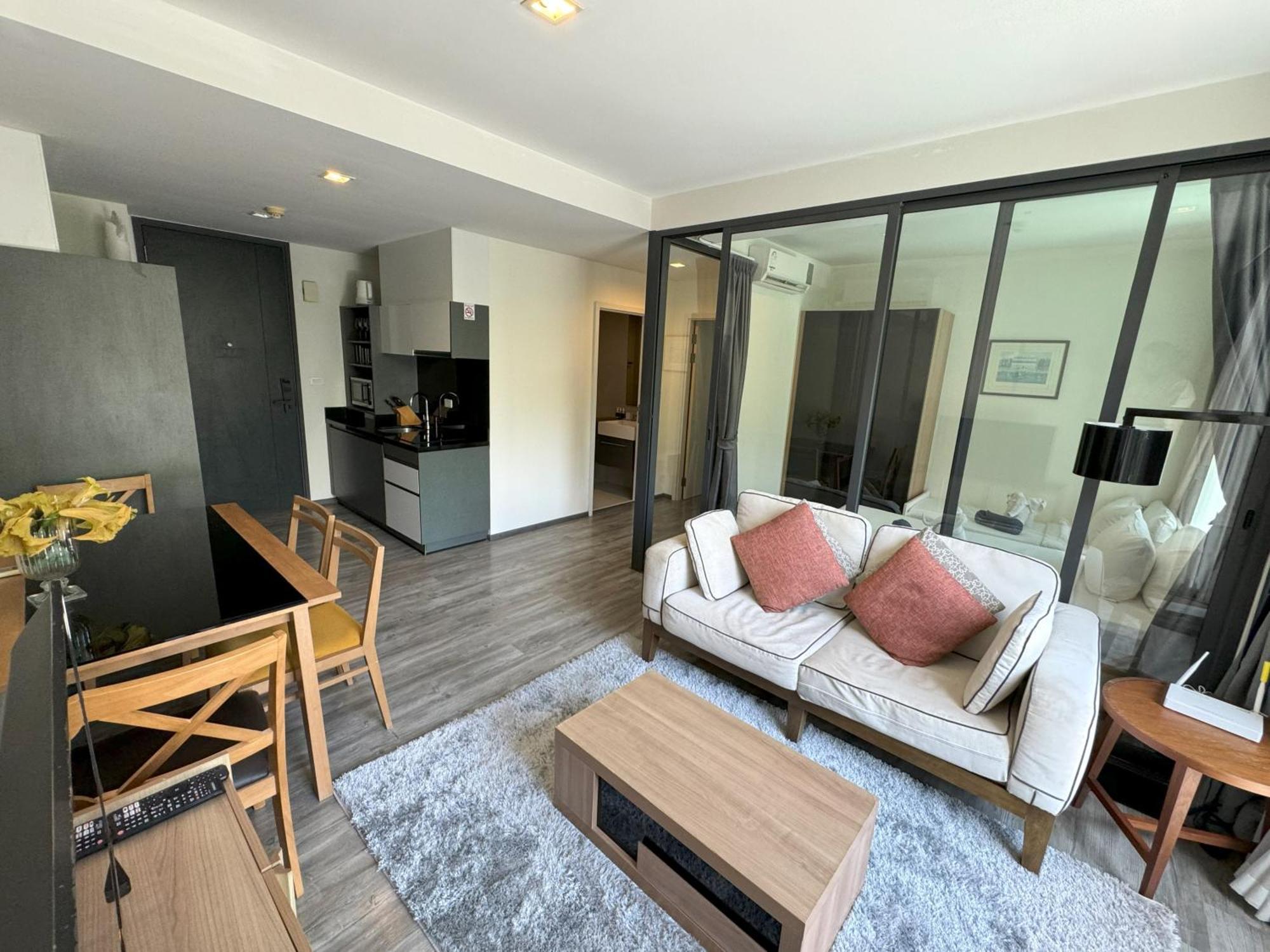 The Deck Condominium By Lofty Patong Экстерьер фото